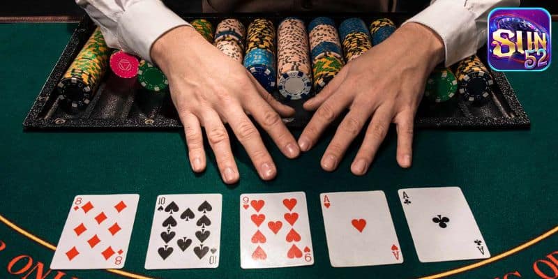 Tiến hành bluff bài Poker một cách tinh tế